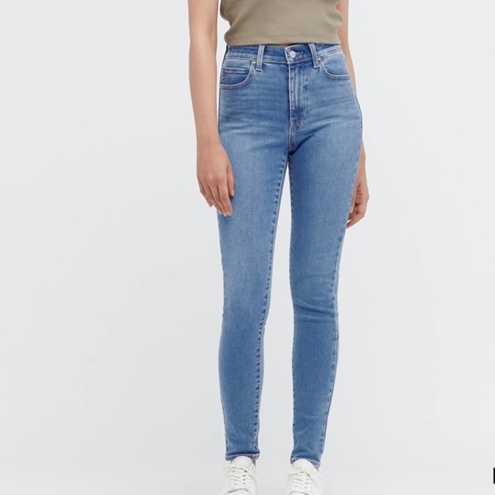 Uniqlo size 4 blue faded wash high rise straight leg stretch crop skinny jeans